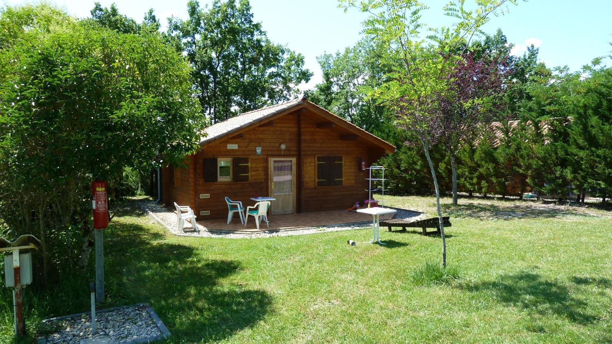 Camping Fontaine Du Roc Guest House Devillac Rom bilde