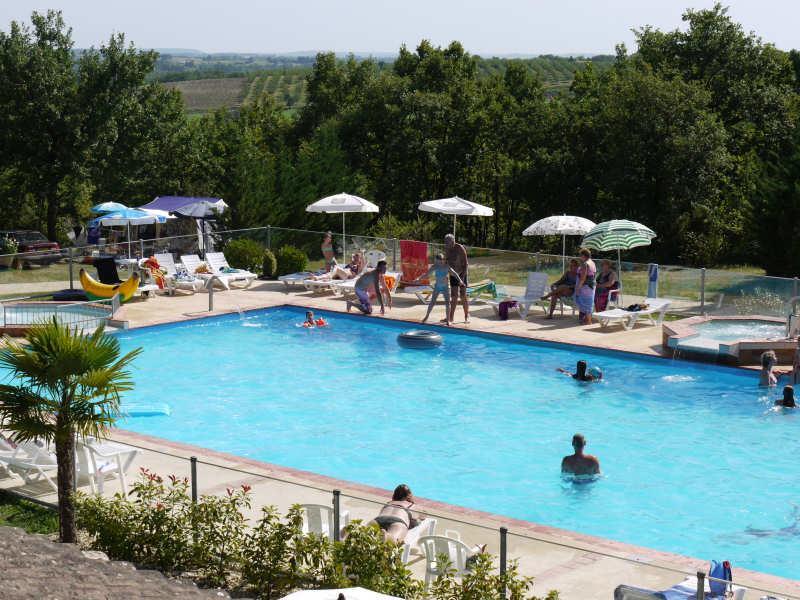 Camping Fontaine Du Roc Guest House Devillac Eksteriør bilde