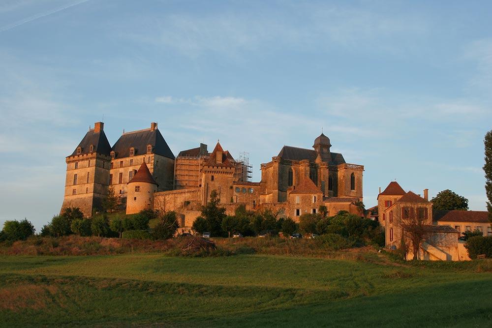 Camping Fontaine Du Roc Guest House Devillac Eksteriør bilde